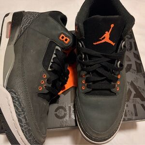 Jordan Men's Charcoal and Orange Sneakers